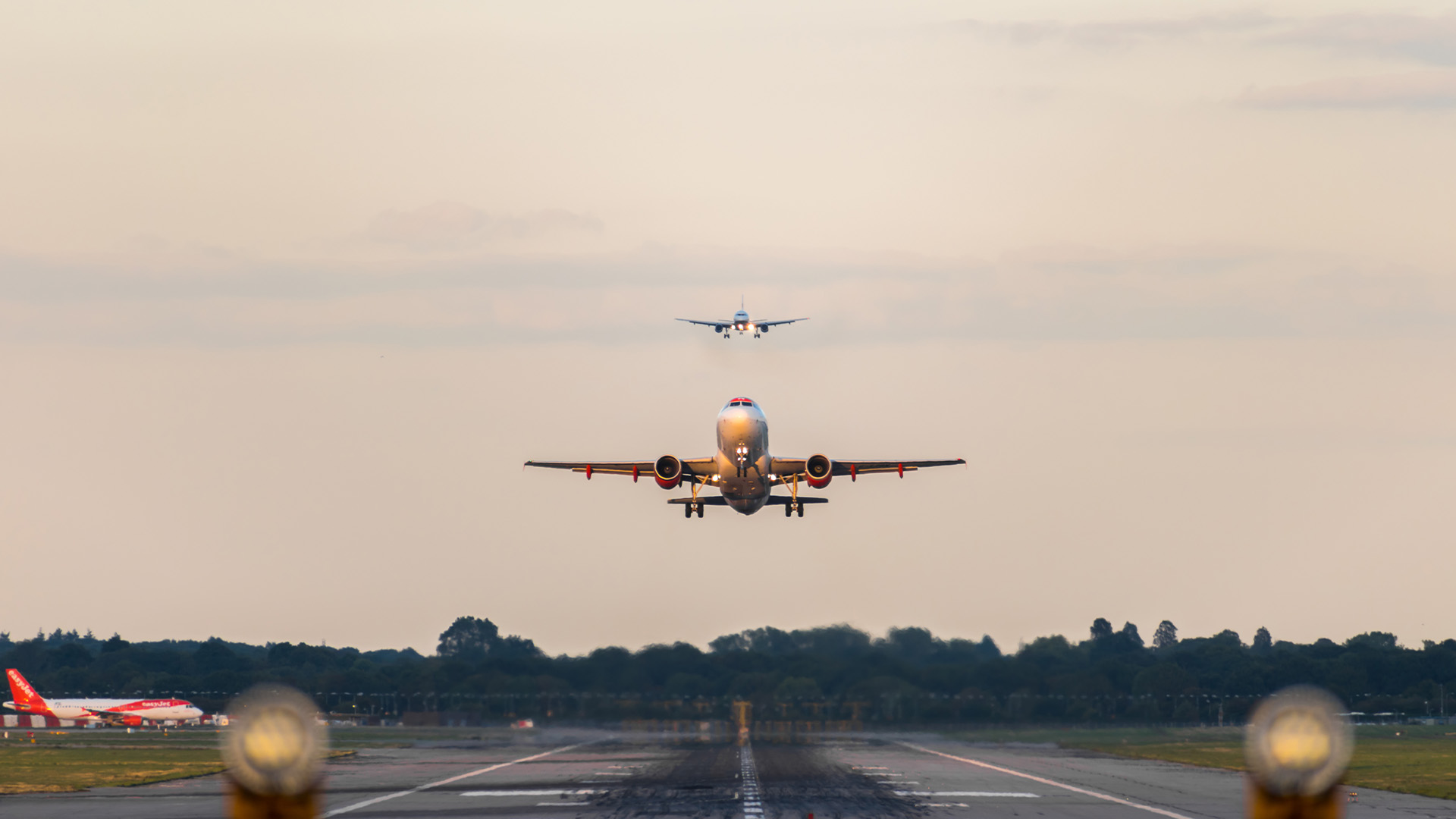 Budget airline to launch new routes this fall – it’s good news for snowbirds & there are major discounts this week