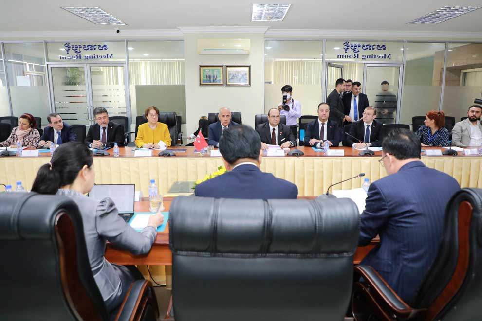 ​Direct flights to Turkey urged